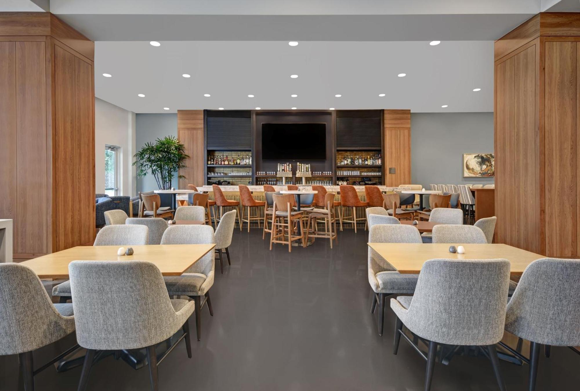 Express - - Galleria Area By Ihg 3*